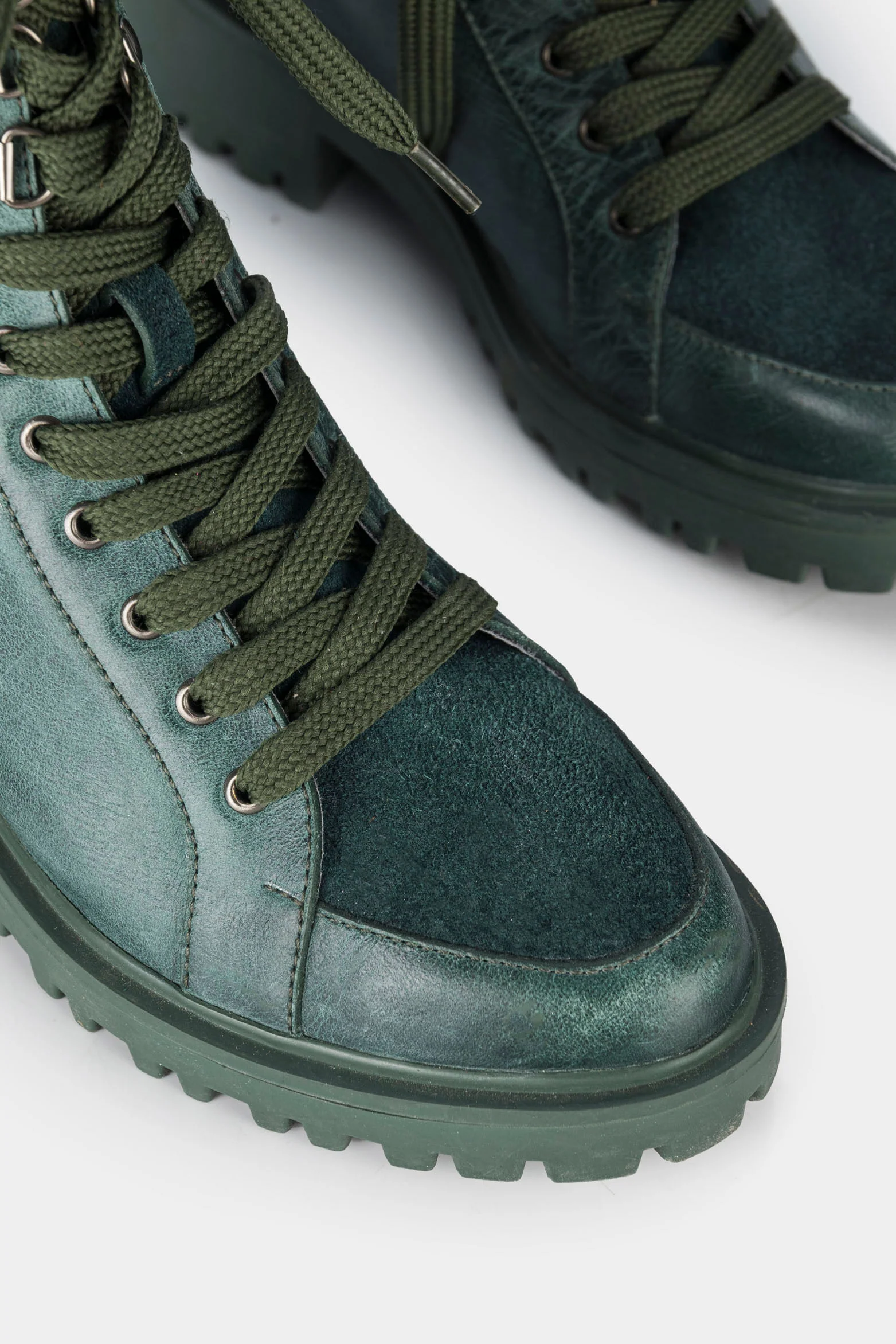 Women’s Etna Leather Ankle Boots with Lug Sole - Image 4