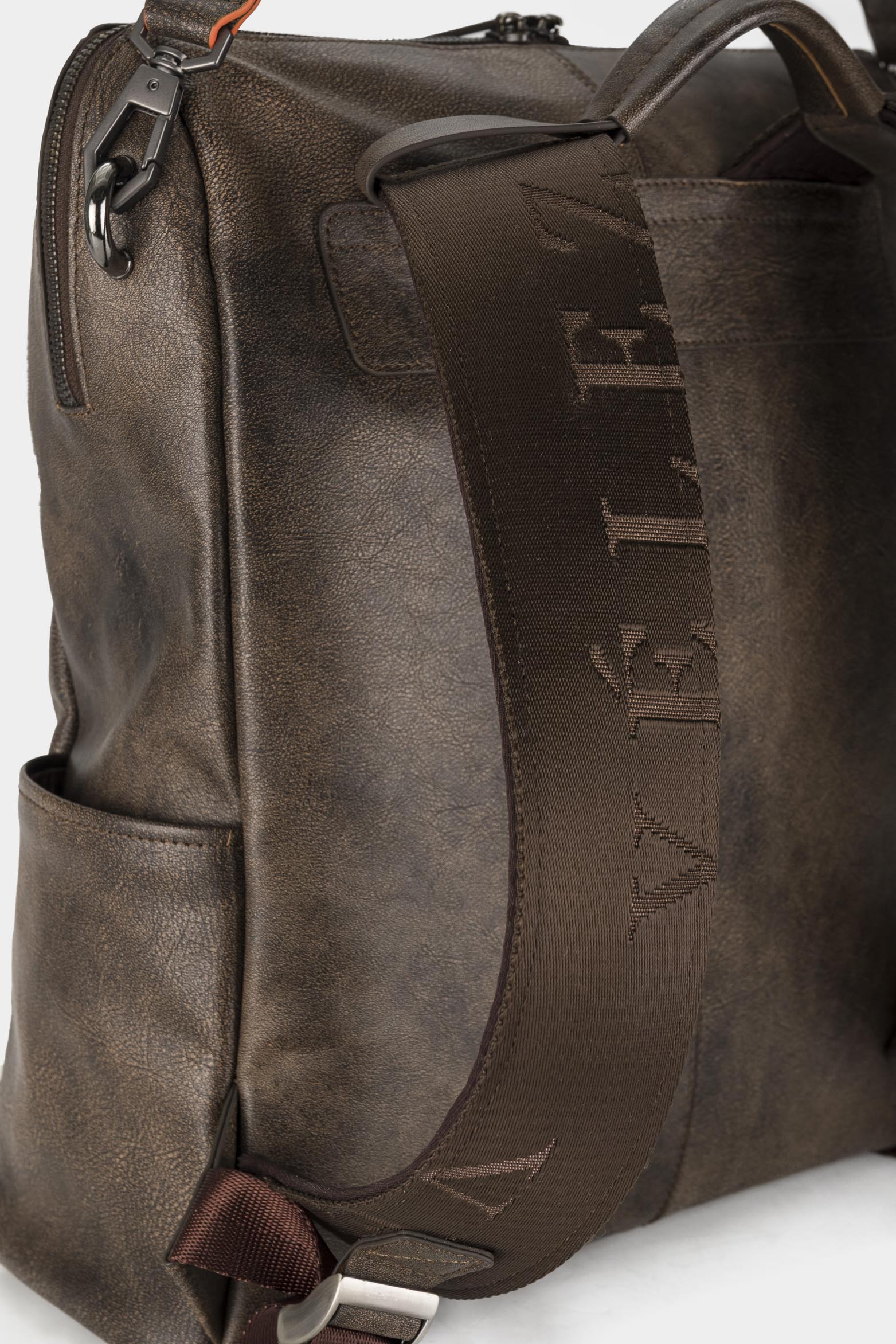 Women’s Etna Leather Backpack with Adjustable Straps - Image 4