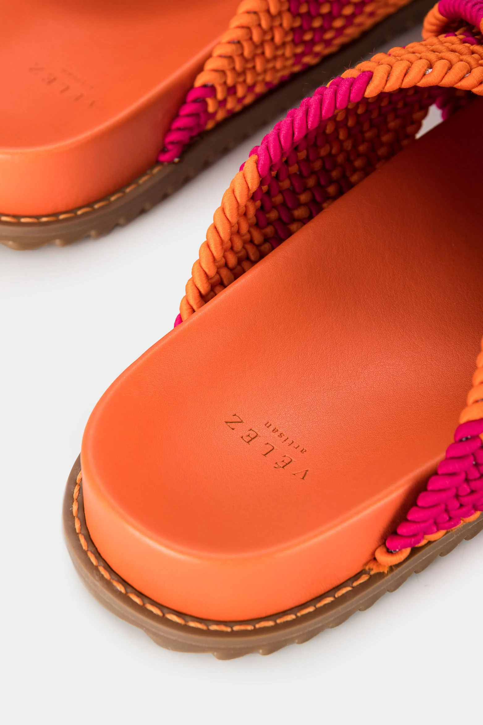 Women’s Flat Leather Sandals with Elastic and Handcrafted Fabric - Image 5