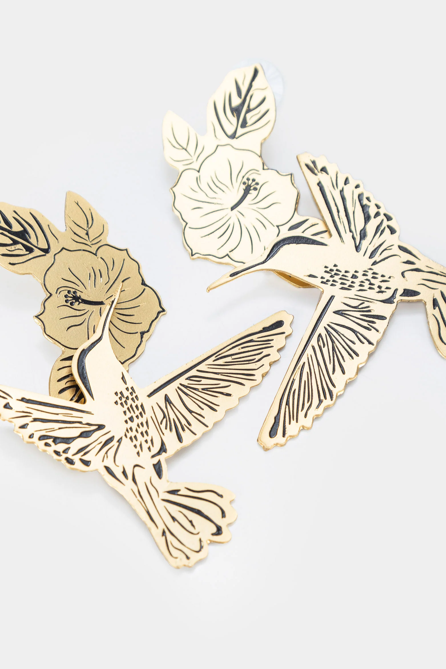 Women’s Garden Resin Earrings with Flower Head and Leaves Motif - Image 2