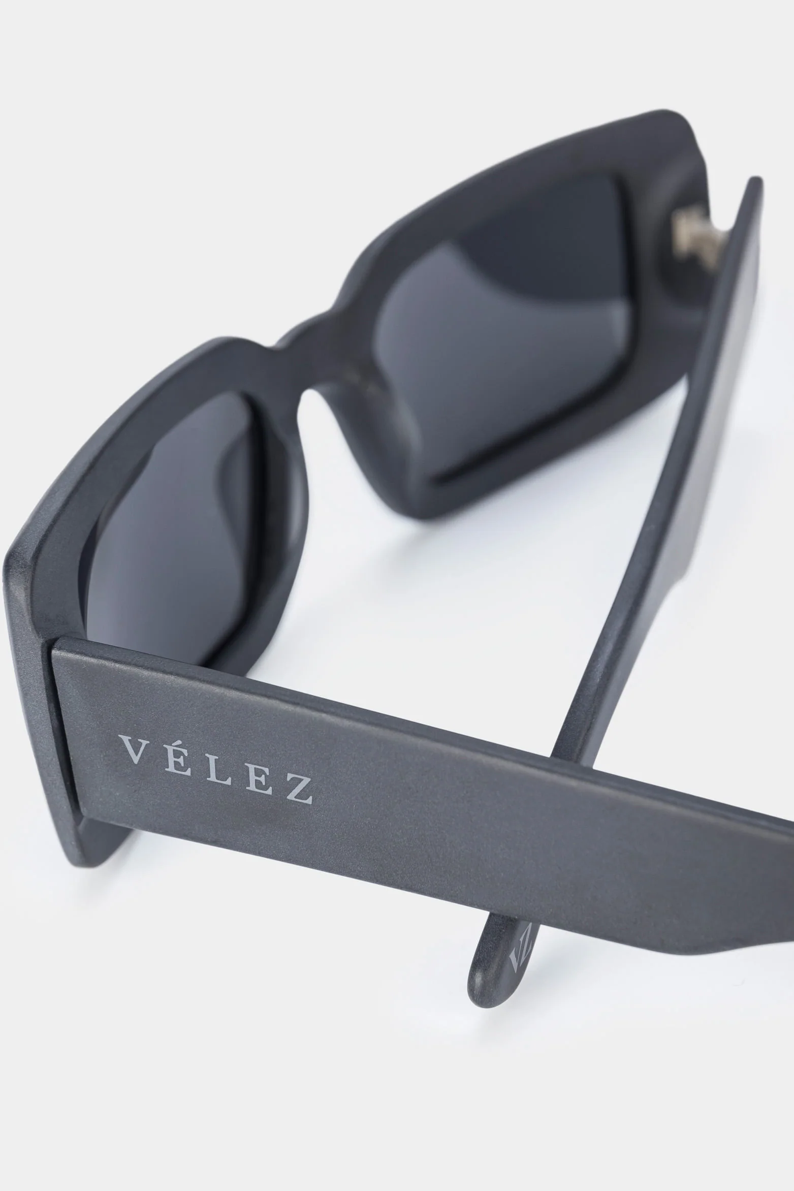 Women’s Jade Square Sunglasses with UV Protection - Image 4