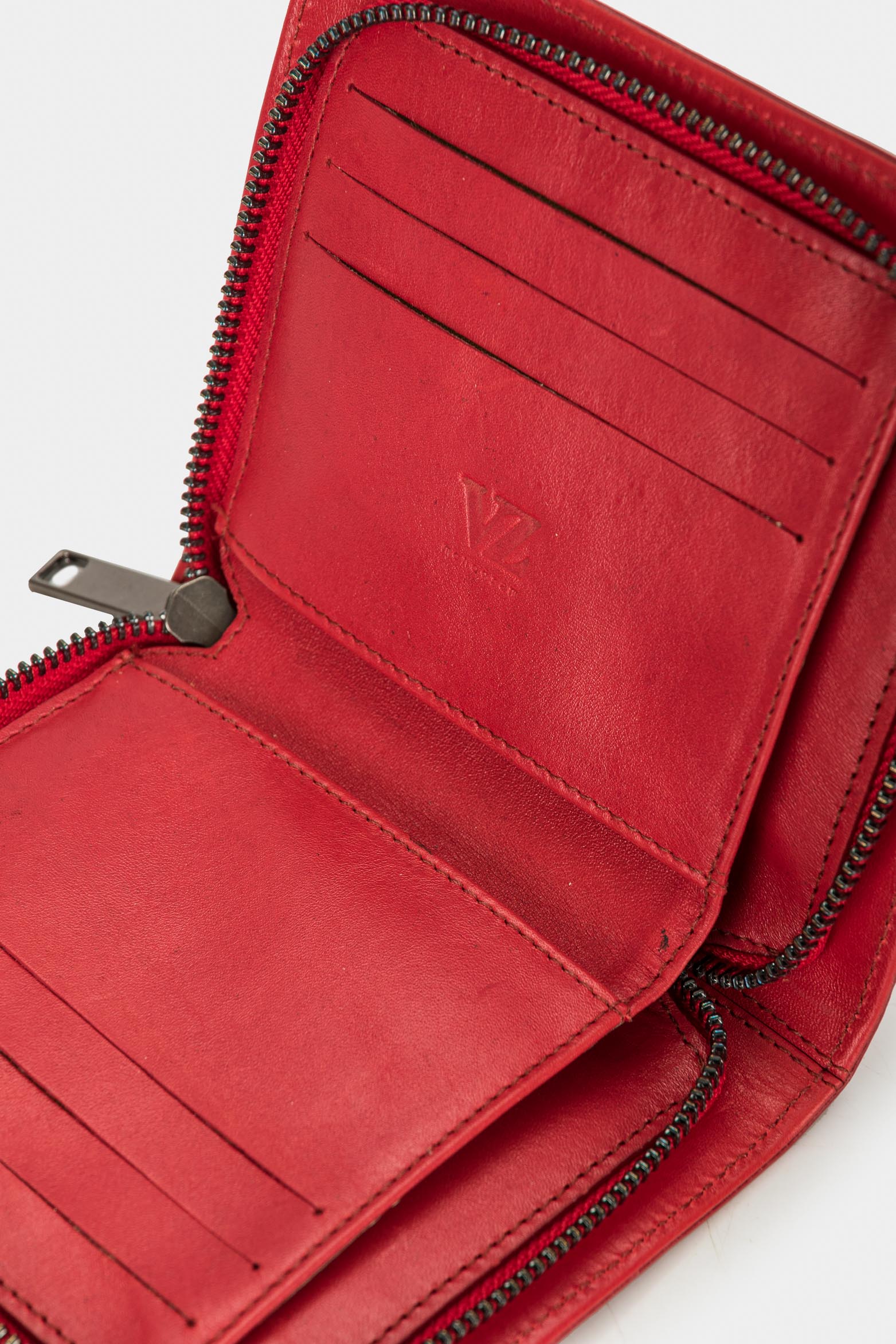 Women’s Kubor Leather Wallet with Metallic VZ Appliqué - Image 6