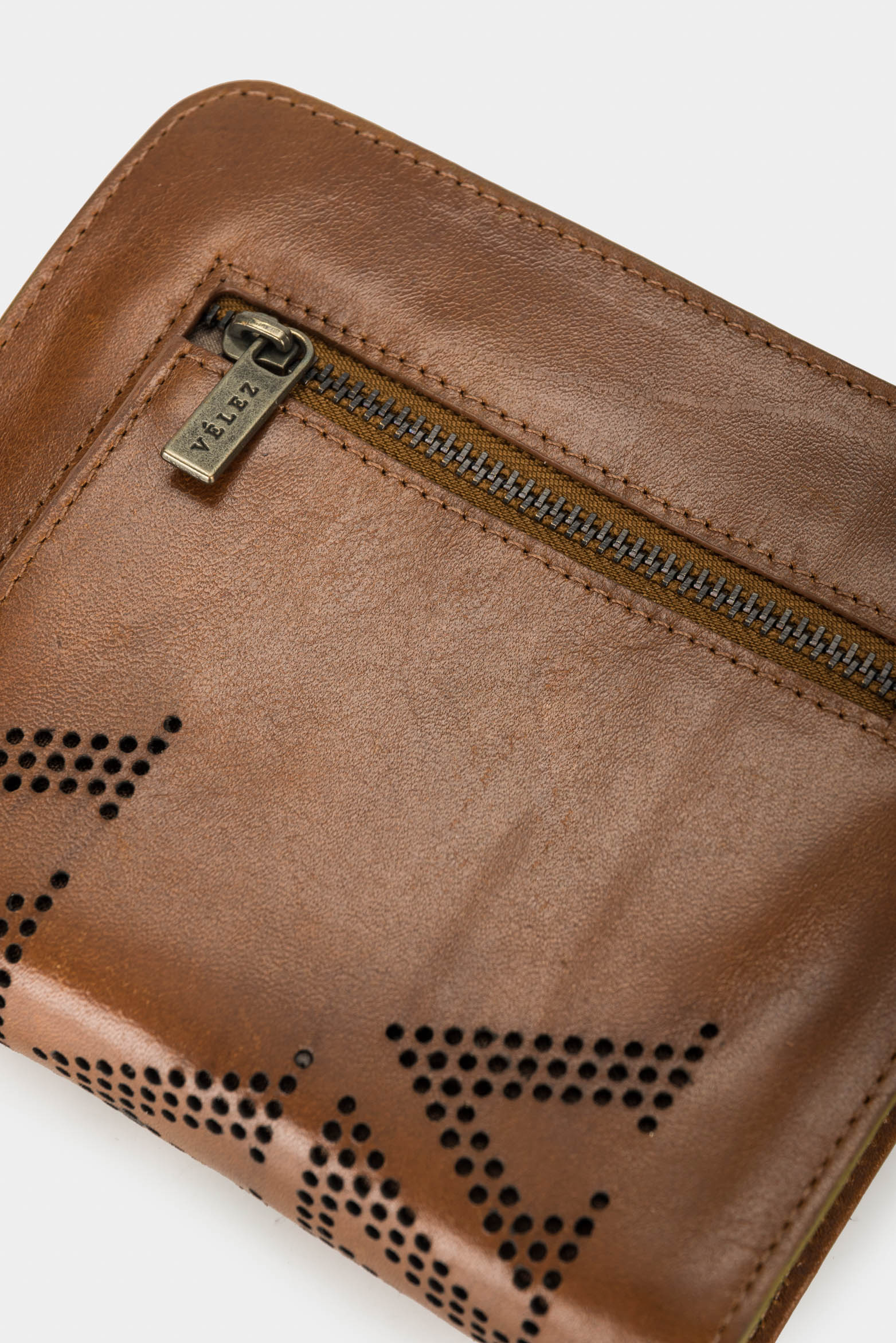 Women’s Kubor Leather Wallet with Metallic VZ Appliqué - Image 5