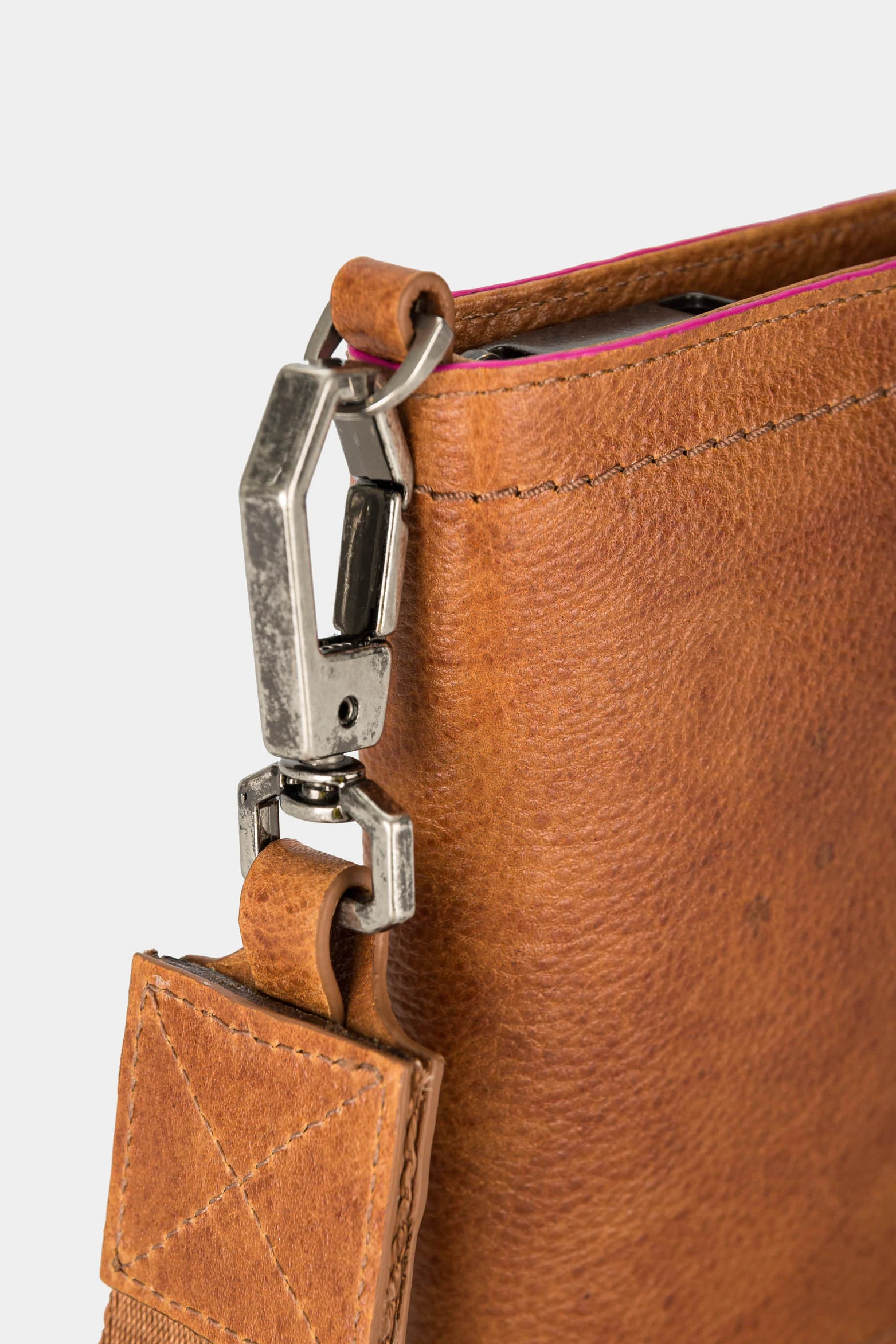 Women’s Kubor Leather Wallet with Wrist Strap - Image 5