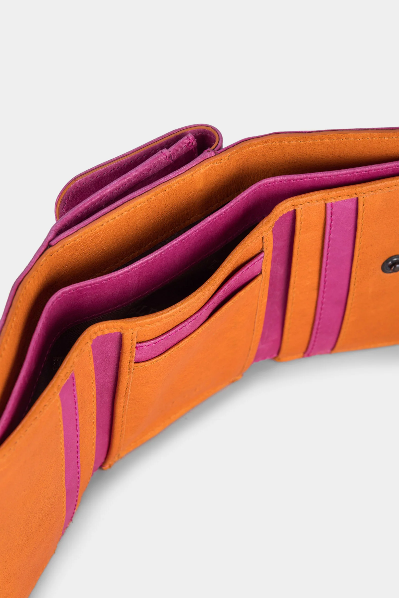 Women’s Multipurpose Small Wallet in Fuchsia Leather - Image 6
