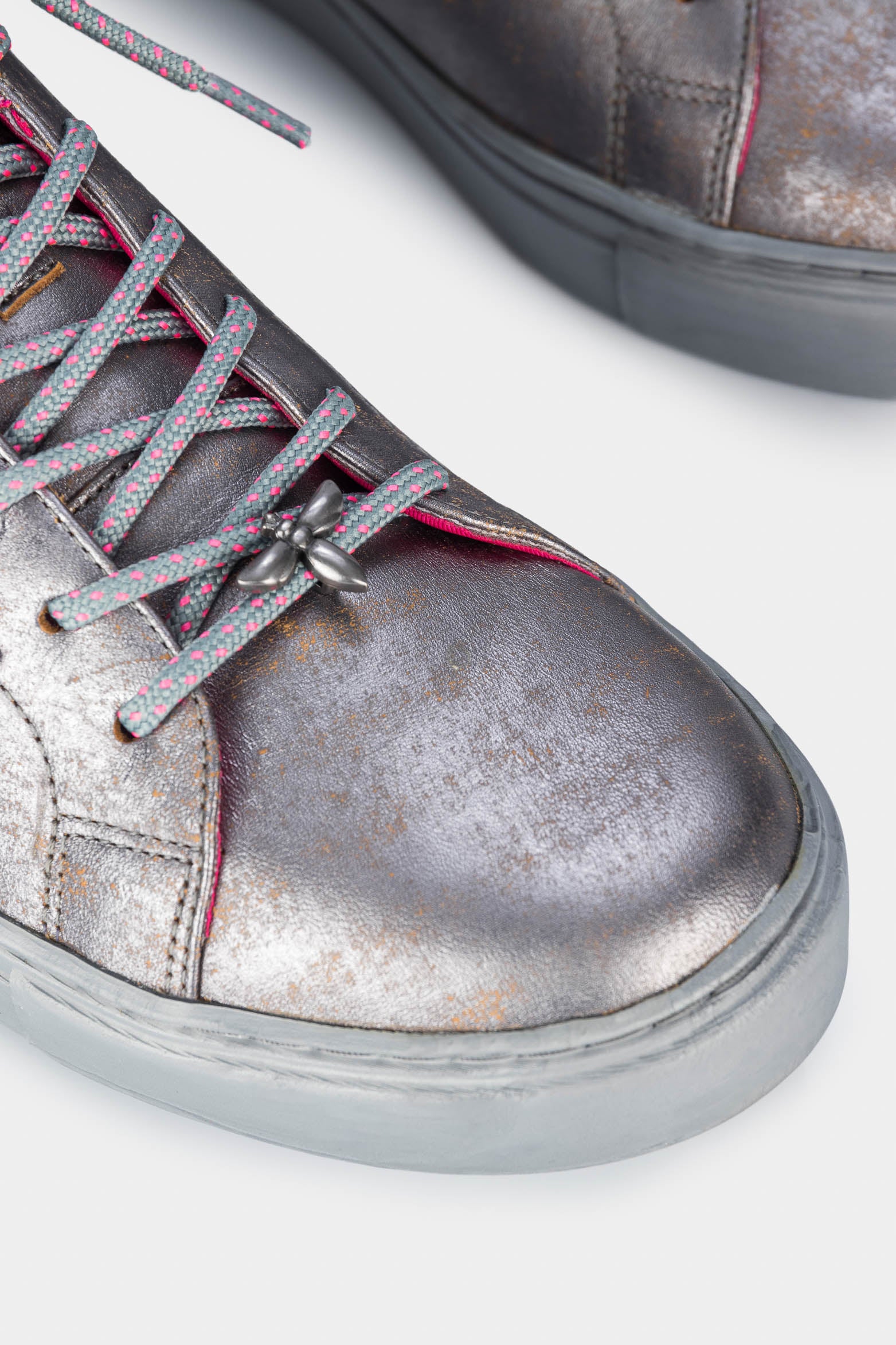 Women’s Oda Sneakers in Gunmetal Gray Metallized Leather - Image 4