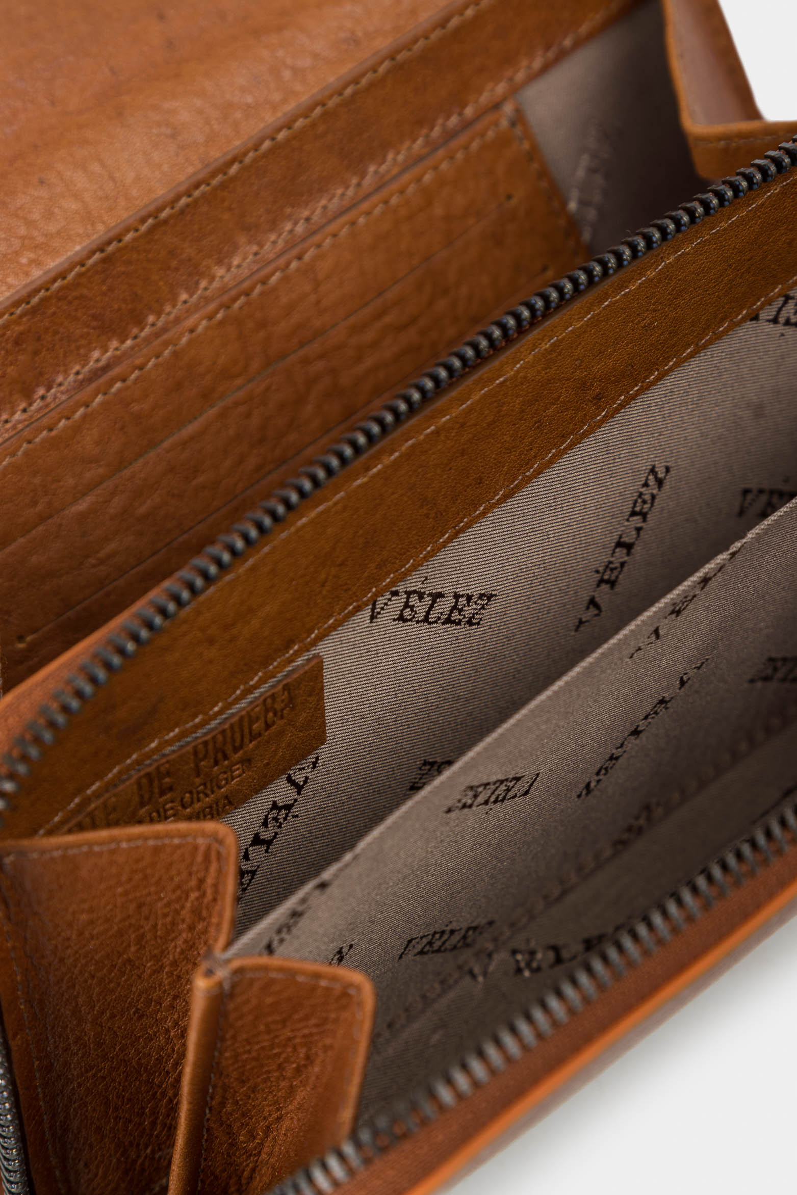 Women’s Palma Leather Wallet with Large Capacity - Image 6