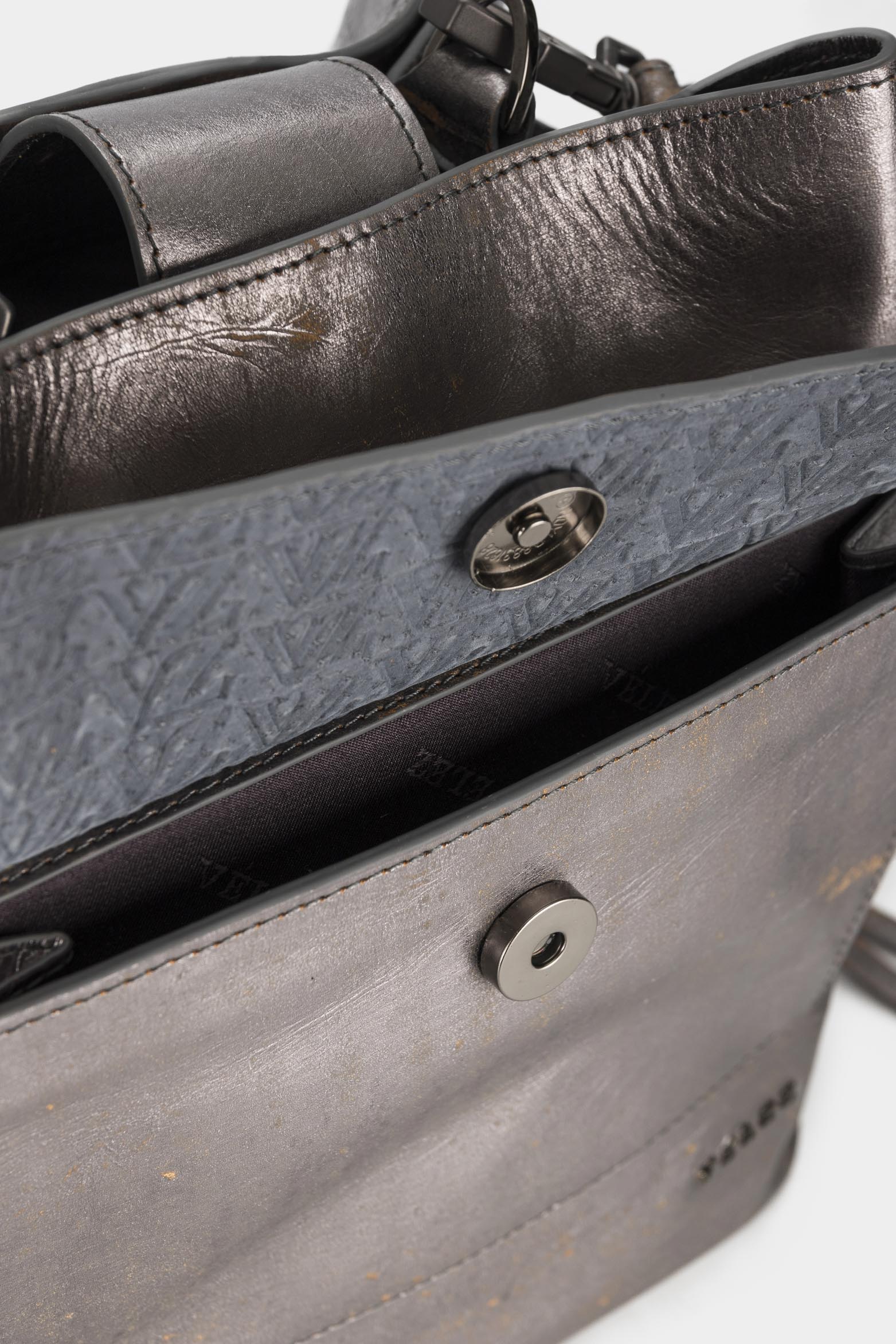 Women’s Santa Clara Shoulder Handbags Handbags in Metallized Leather - Image 8