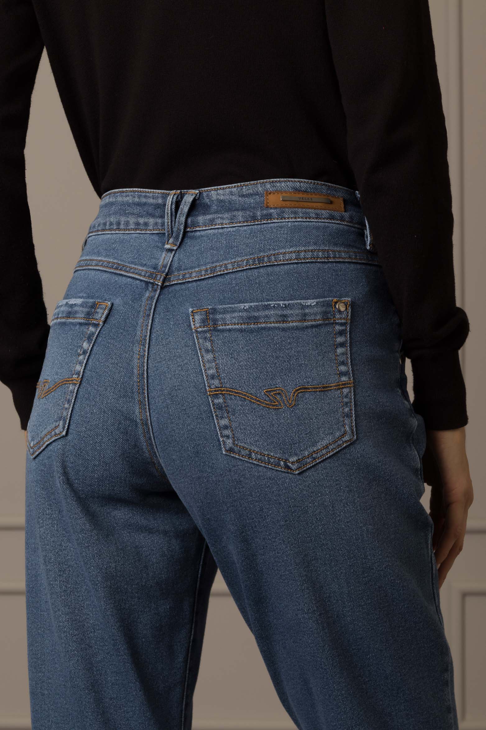 Women’s Tausia Mom-Fit Jean with Metallic Details - Image 8