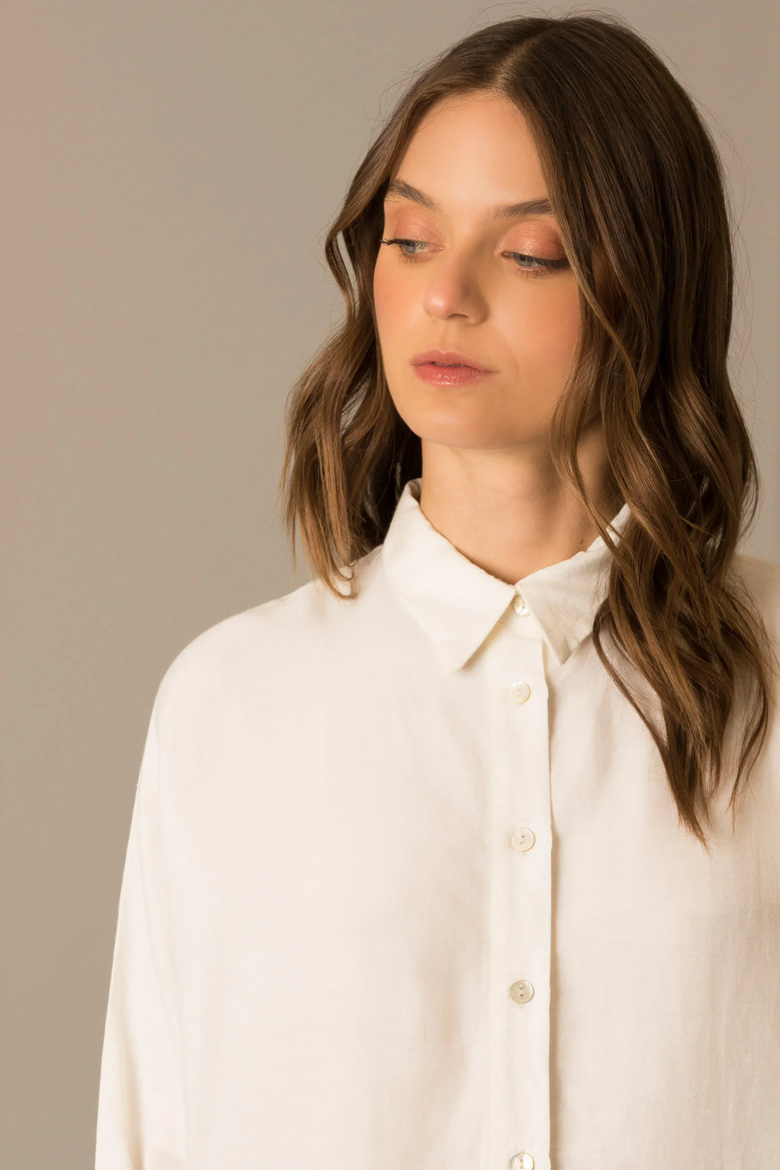 Women’s Thyme Long Sleeve Oversized Shirt in White - Image 3