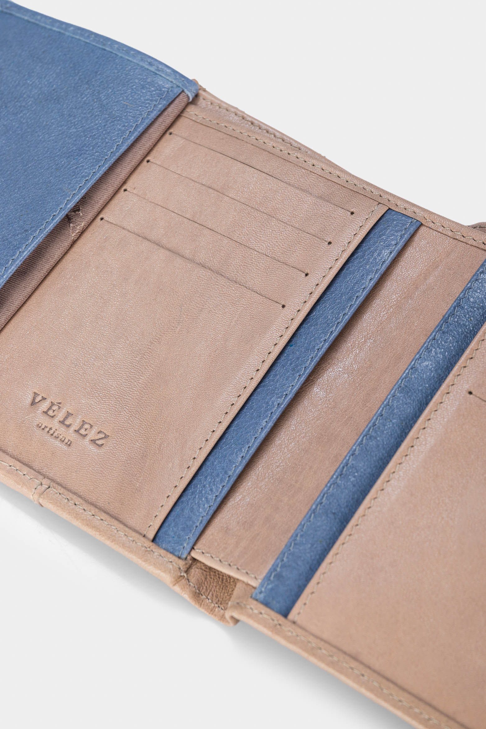 Women’s Twist Wallet in Leather with Snap Closure System - Image 5