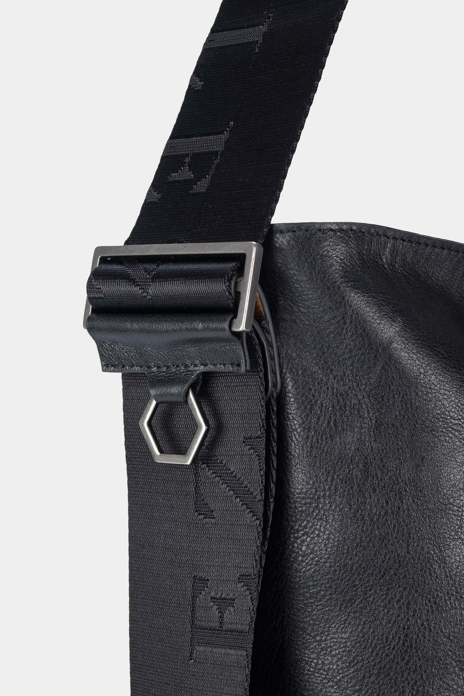 Women’s Venus Shopper Handbags in Leather with Woven Side Detail - Image 5