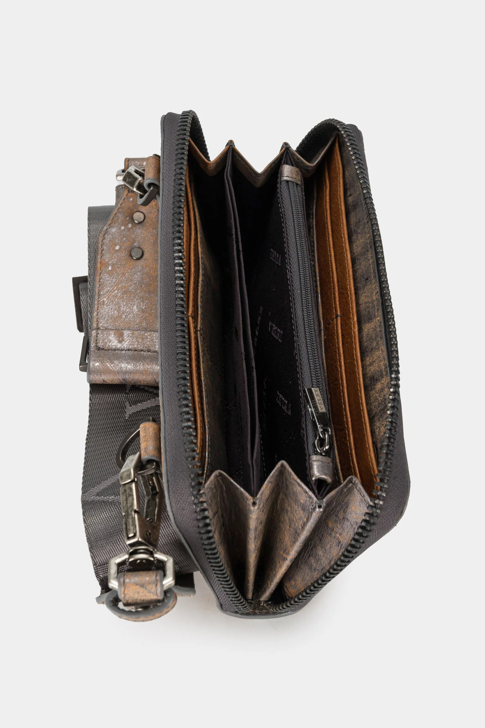 Women’s Vesuvius Zip-Around Wallet with Metallic Effect - Image 2