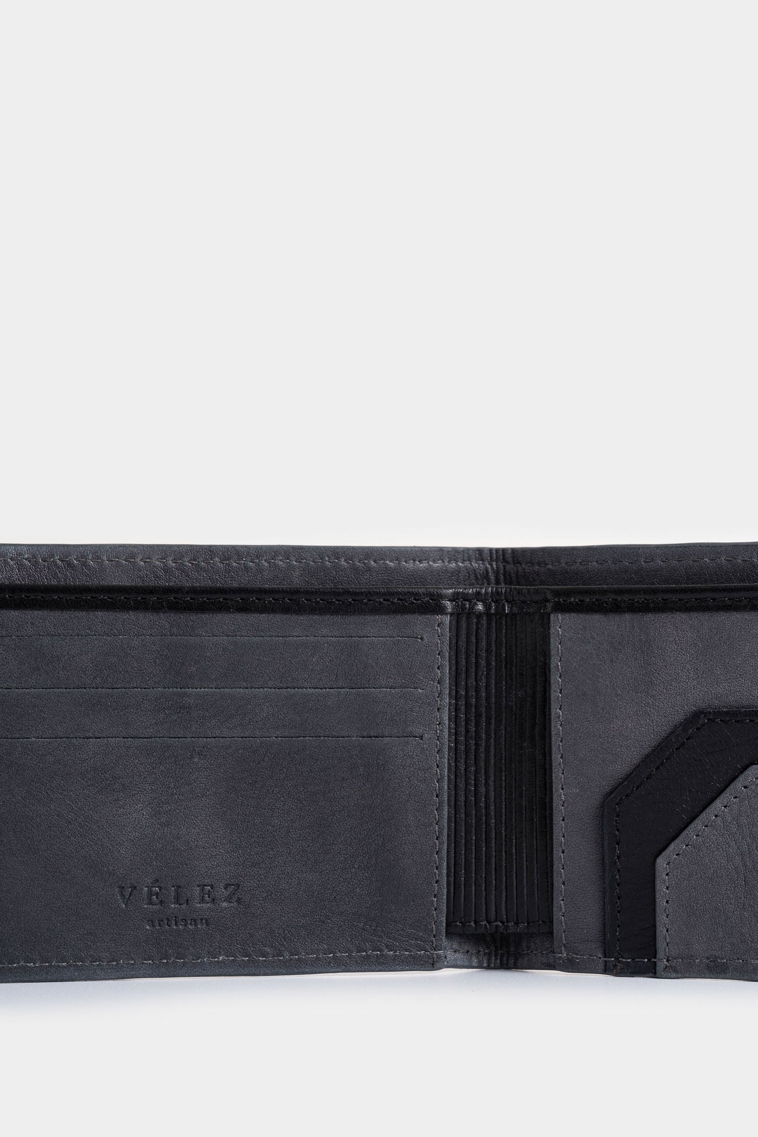 Yucatán Leather Wallet for Men with Contrast Detail - Image 5